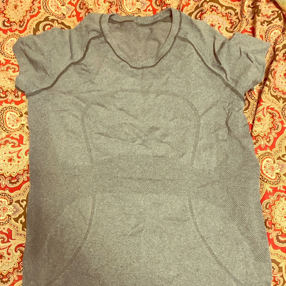 12/XL Lululemon swiftly tech shirt